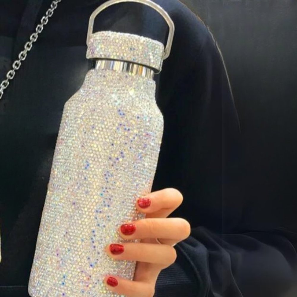 NWT GLAM  CRYSTAL RHINESTONE WATER BOTTLE & DETACHABLE CHAIN IRIDESCENT 500ML